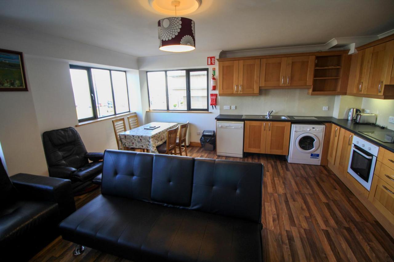 Seaside Views Apartment Голуей Екстериор снимка