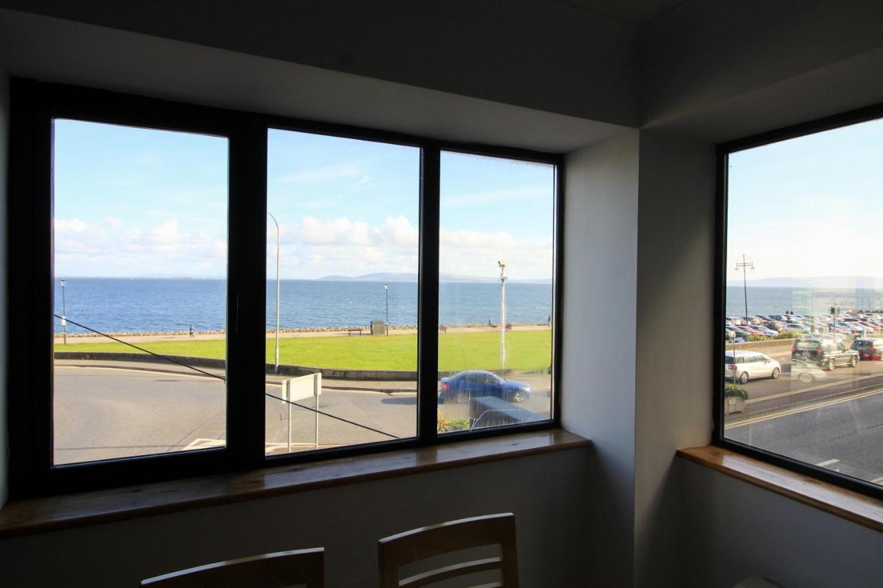 Seaside Views Apartment Голуей Екстериор снимка